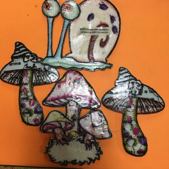Embroidered Fun Patches Mushrooms & Snail - Picture 6 of 8